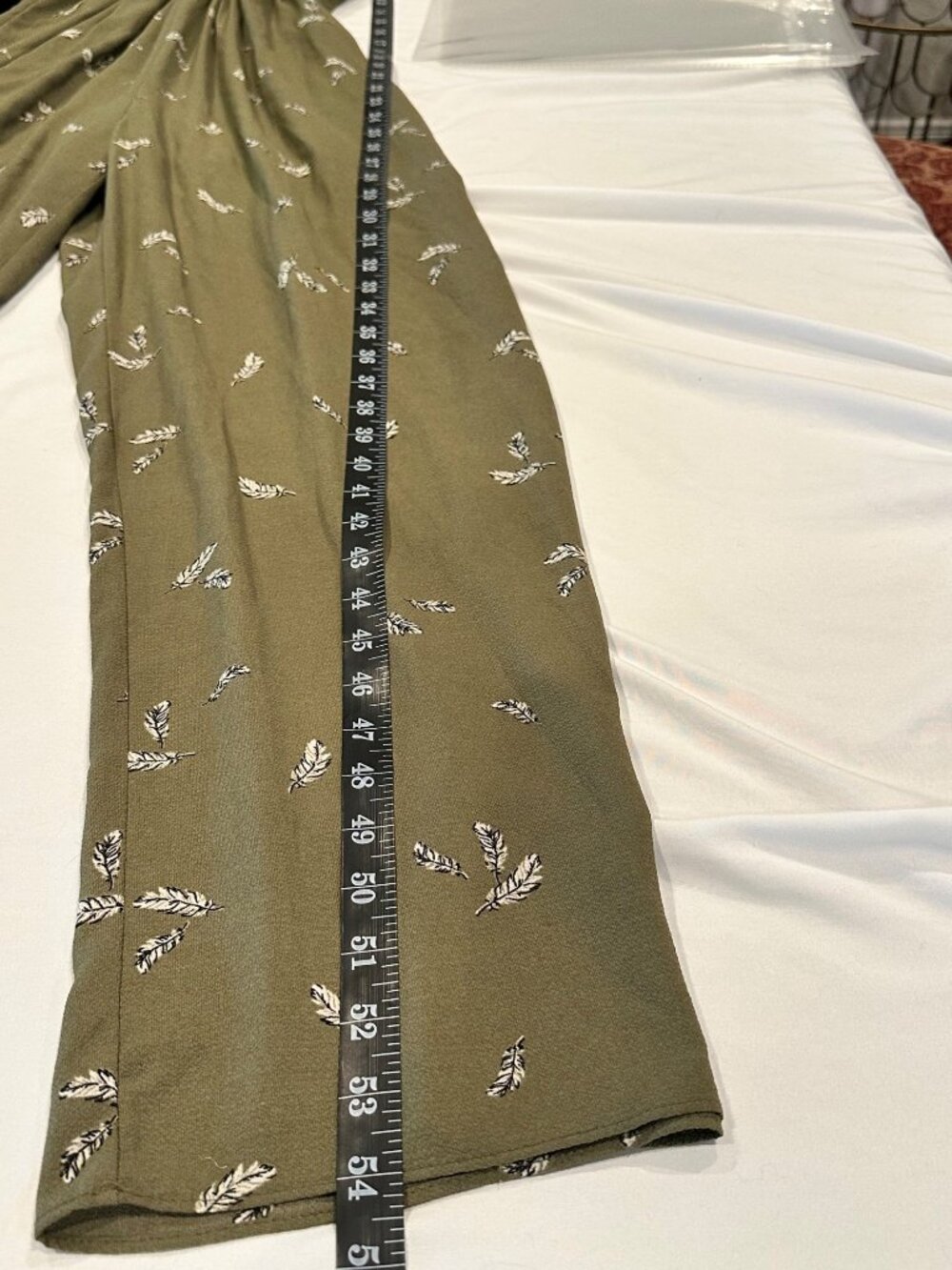 Everly Anthropologie Size S Olive Green Feather Sleeveless V-Neck Jumpsuit - Picture 9 of 10